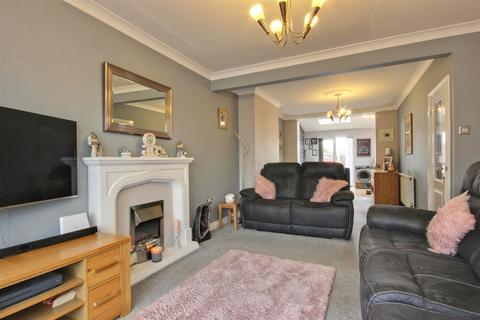 3 bedroom semi-detached house for sale, Legarde Avenue, Hull