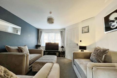 3 bedroom semi-detached house for sale, Worthington Place, Leigh