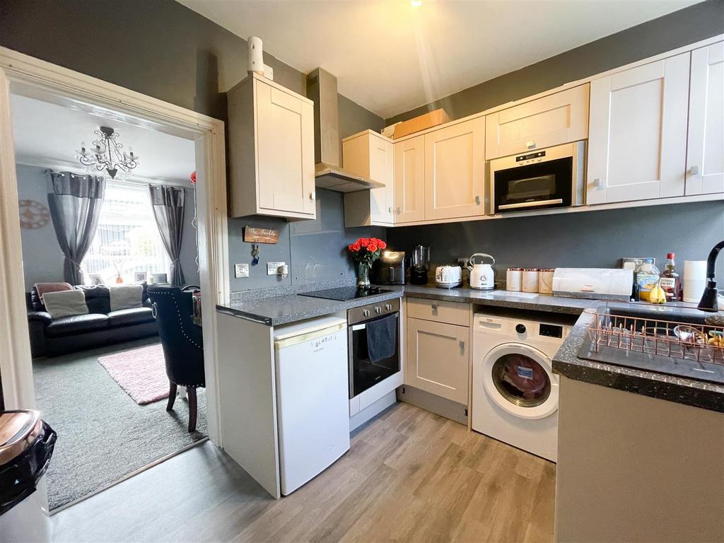 KITCHEN1.jpg