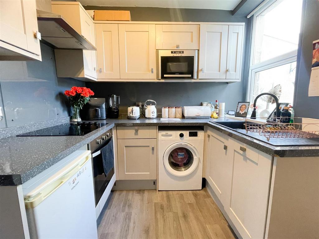 KITCHEN2.jpg