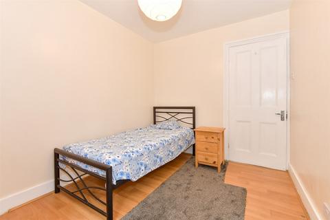 4 bedroom end of terrace house for sale, Tonbridge Road, Maidstone, Kent