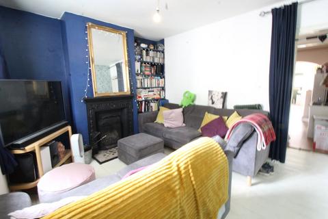 2 bedroom cottage for sale, Elmers Road, Woodside Green, London, SE25