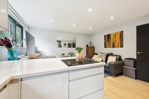 Flat 27, Lincoln House Brookfield Road, Wooburn Green, High Wycombe, HP10 0QA