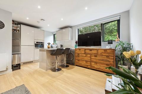 Flat 27, Lincoln House Brookfield Road, Wooburn Green, High Wycombe, HP10 0QA