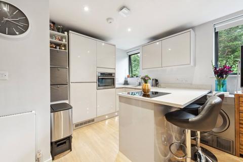 Flat 27, Lincoln House Brookfield Road, Wooburn Green, High Wycombe, HP10 0QA