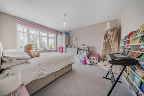 163 Grand Drive, Raynes Park, London, SW20 9NA