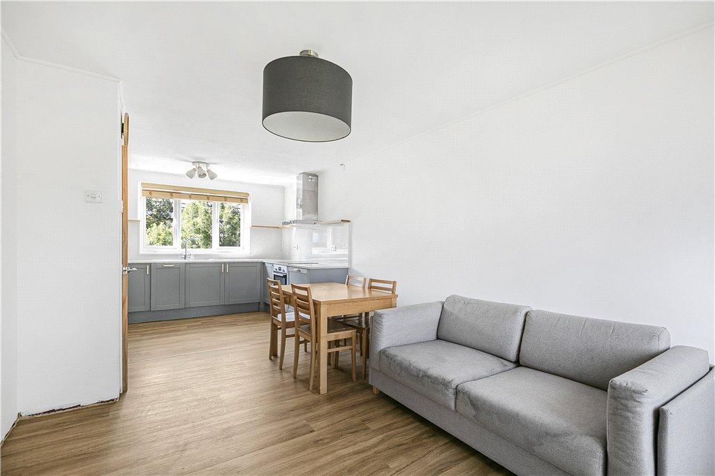 Lounge/Kitchen