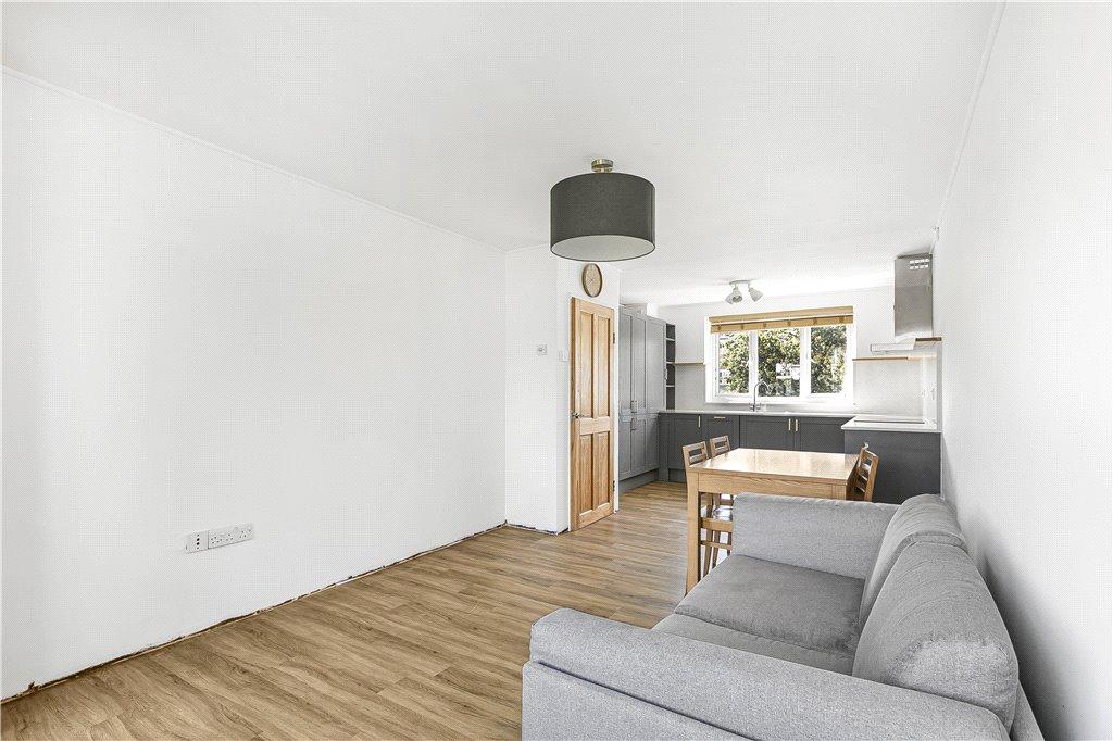 Lounge/Kitchen