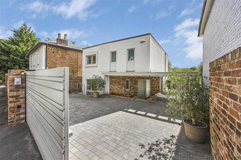 4 bedroom detached house for sale, London Road, Charlton Kings, Cheltenham