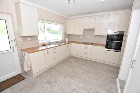 3 bedroom detached bungalow for sale, Lon Wen, St. Clears, Carmarthen