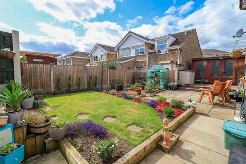 74 Valley Drive, Wrenthorpe, Wakefield, WF2 0TL