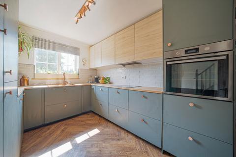 32 Hillside, Whitchurch, RG28 7SN