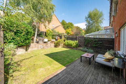 32 Hillside, Whitchurch, RG28 7SN
