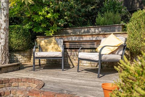 32 Hillside, Whitchurch, RG28 7SN