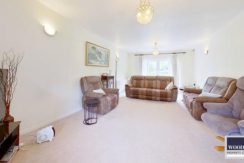 4 bedroom detached house for sale, Hamlet Hill, Roydon CM19