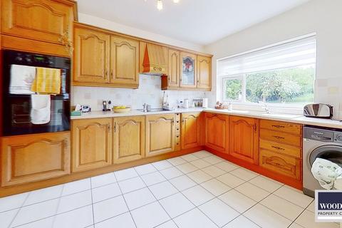 4 bedroom detached house for sale, Hamlet Hill, Roydon CM19