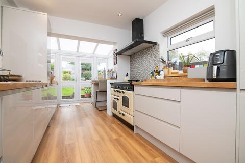 3 Central Road, Bromsgrove, B60 2NR