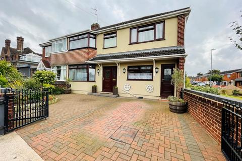 4 bedroom semi-detached house for sale, Stanway Road, West Bromwich, B71