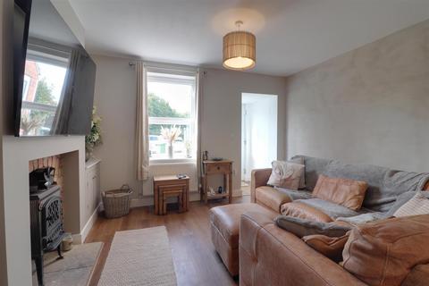 2 Avenue Terrace, Stonehouse, GL10 3RE