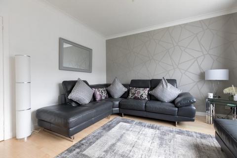 22 Lomondside Avenue, Clarkston, Glasgow, G76 7UJ