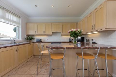 22 Lomondside Avenue, Clarkston, Glasgow, G76 7UJ