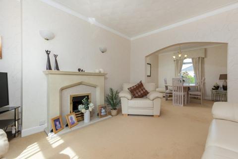22 Lomondside Avenue, Clarkston, Glasgow, G76 7UJ