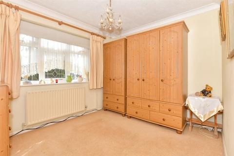 83 Hampton Gardens, Herne Bay, CT6 8BY
