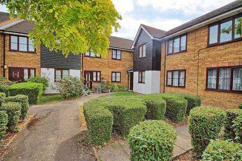 17 Kelman Close, Waltham Cross, EN8 8JL