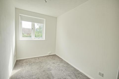 17 Kelman Close, Waltham Cross, EN8 8JL