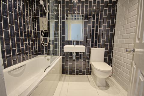 17 Kelman Close, Waltham Cross, EN8 8JL