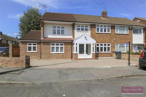 4 bedroom end of terrace house for sale, Firs Park Gardens, Winchmore Hill