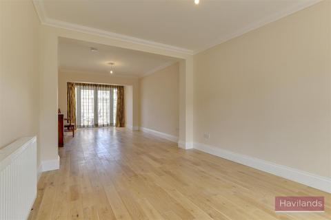 4 bedroom end of terrace house for sale, Firs Park Gardens, Winchmore Hill