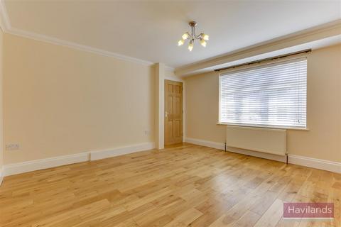 4 bedroom end of terrace house for sale, Firs Park Gardens, Winchmore Hill