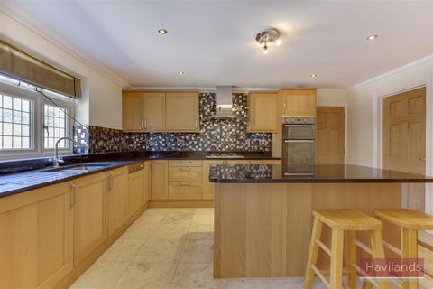 4 bedroom end of terrace house for sale, Firs Park Gardens, Winchmore Hill