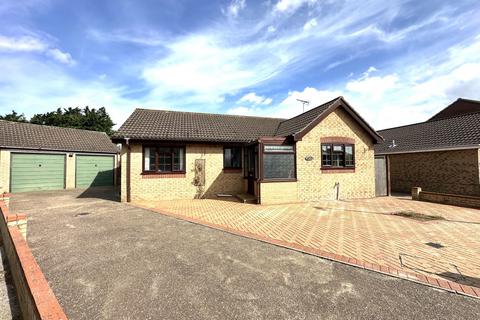 3 bedroom bungalow for sale, Whimbrel Drive, Bradwell, NR31