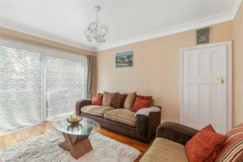 3 bedroom terraced house to rent, Prestwood Avenue