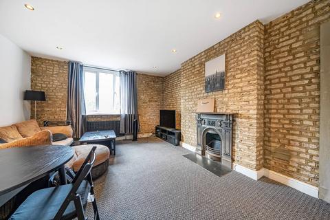 2 bedroom flat for sale, Streatham High Road, Streatham Common, London, SW16