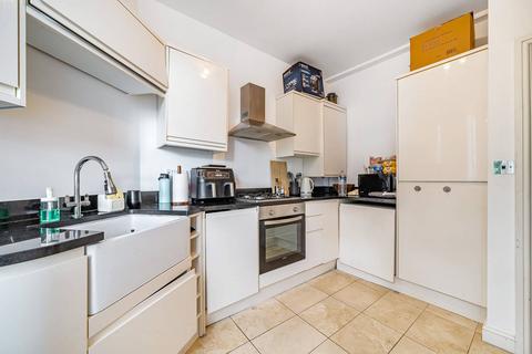 2 bedroom flat for sale, Streatham High Road, Streatham Common, London, SW16