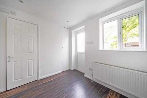 5 Greenland Mews, London, SE8 5JN
