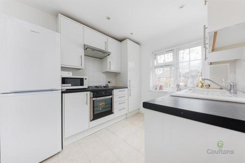 1 bedroom apartment for sale, Saxlingham Road, London E4