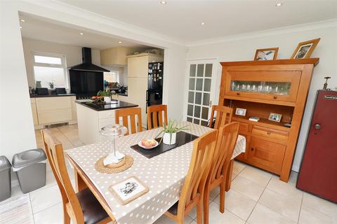 50 Lodge Avenue, Elstree, Borehamwood, WD6 3ND