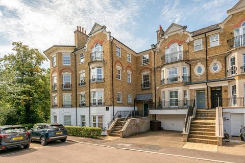 3 bedroom flat for sale, Southlands Drive, Wimbledon Common, London, SW19