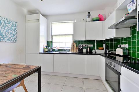 3 bedroom flat for sale, Southlands Drive, Wimbledon Common, London, SW19