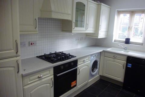 3 bedroom townhouse to rent, Sherwood Road, Harworth, Doncaster, DN11 8HX