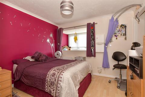 1 bedroom maisonette for sale, Willowside, Snodland, Kent