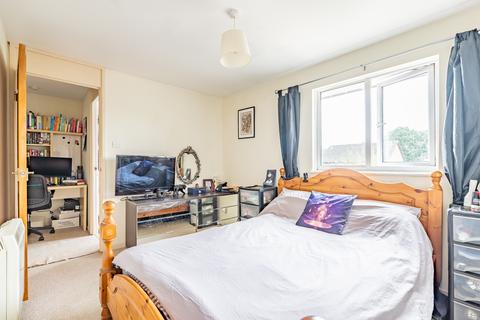 104 Bracken Close, Carterton, OX18 1TG