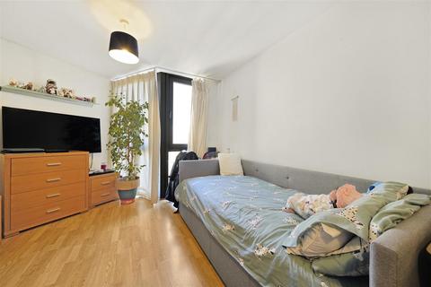 2 bedroom flat for sale, Highfield Road, Feltham TW13