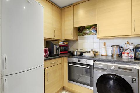 2 bedroom flat for sale, Highfield Road, Feltham TW13