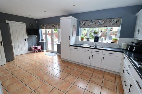 4 bedroom detached house for sale, Harley Close, Worksop S80