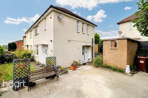 3 bedroom semi-detached house for sale, Swarcliffe Approach, Leeds